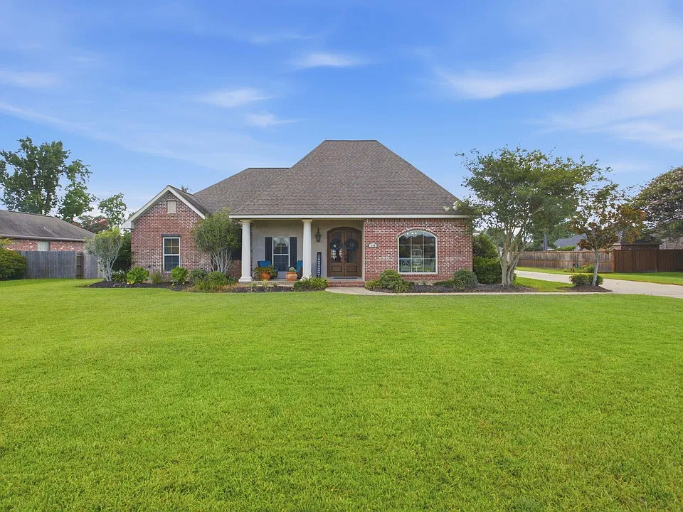 208 Zinfandel Dr