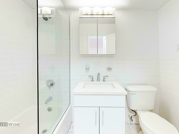 3rd image of 400 E 89th St APT 8M