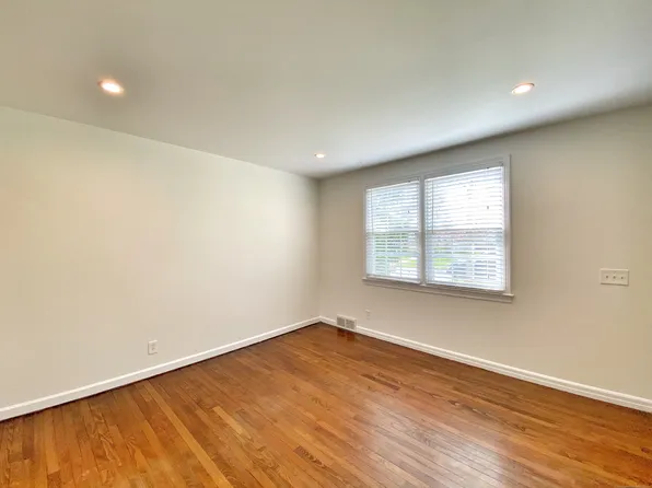 248 Sylvan Knoll Road, Stamford, CT 06902