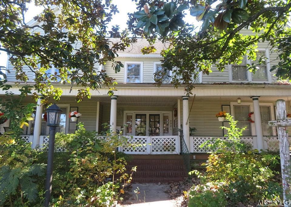 1st image of 302 Jackson St