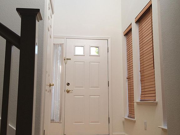 4th image of 3716 Moorpark Ave