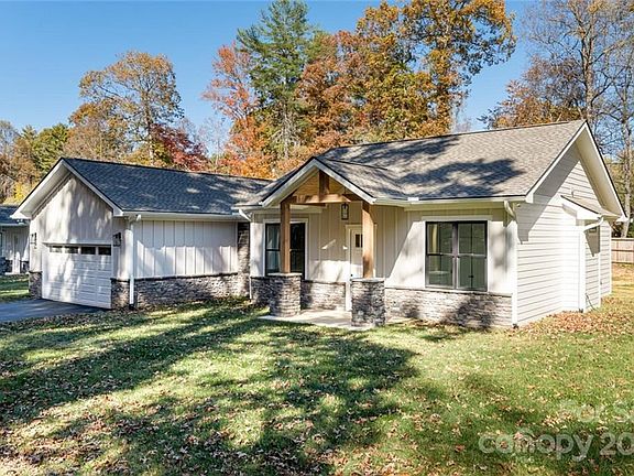 3rd image of 1292 Garden Ln