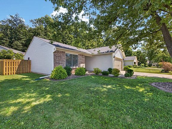 3rd image of 571 S Fieldstone Blvd