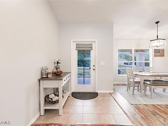 3rd image of 324 Parkdale Blvd
