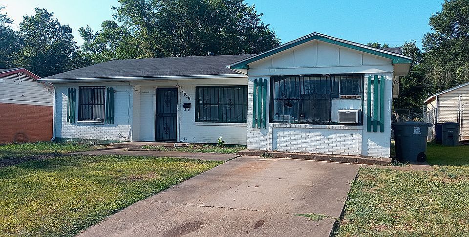 1st image of 1016 Clearwood Dr