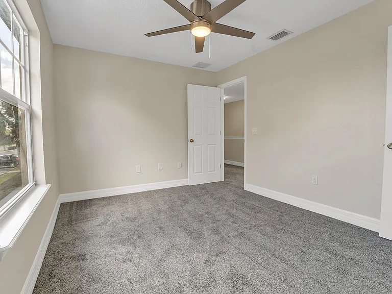 2217 Harrison St — Photo 17