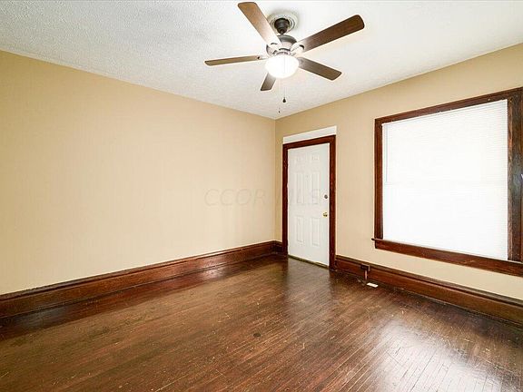 4th image of 806-808 E Whittier St