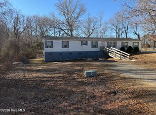 3205 Deanswood Drive, Kinston, NC 28504