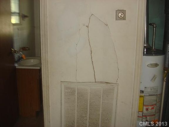 5th image of 822 Adams Dr