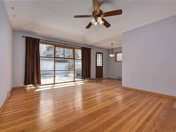5th image of 69 Eagle Cliff Dr