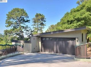 8055 Skyline Blvd, Oakland, CA 94611
