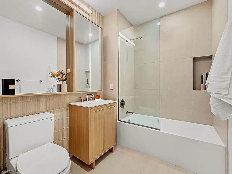 250 W 49th St #2204 — Photo 10