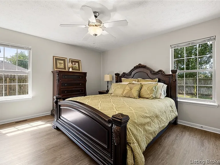 7836 Joseph Dr — Photo 16