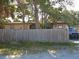 171 6th Ave SW, Vero Beach, FL 32962