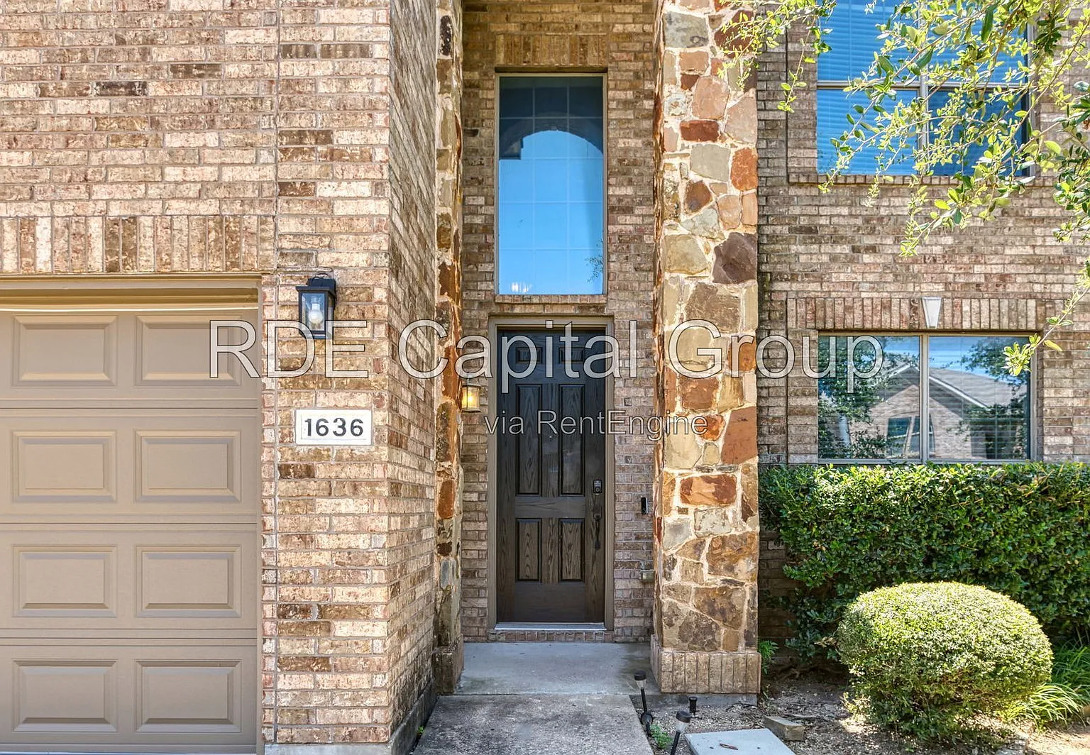 4 bed, 2.0 bath, 2448 sqft, $2,615 — Photo 3
