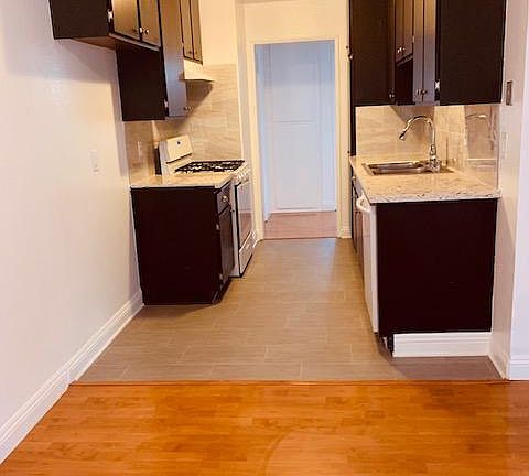 3rd image of 3729 Delmas Ter APT 4