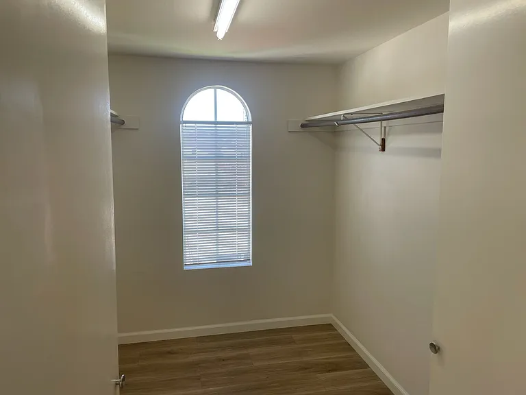 Premier closet