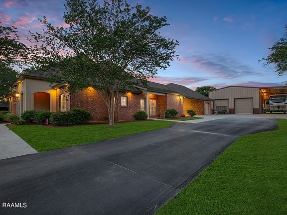 3rd image of 511 Lucerne Dr