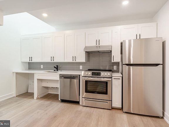 2nd image of 2002 Frankford Ave #101