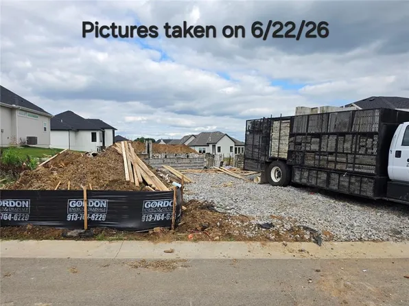11223 S Gleason Rd, Olathe, KS 66061