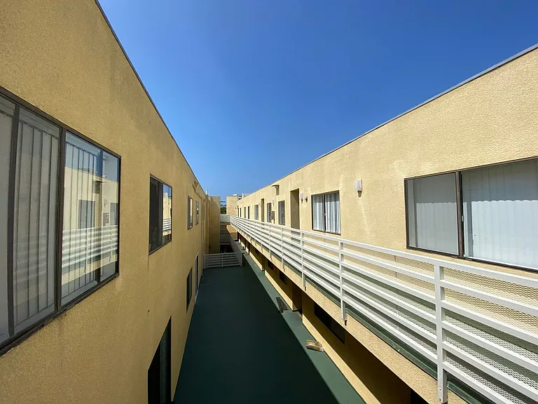 2724 Abbot Kinney Blvd. — Photo 11