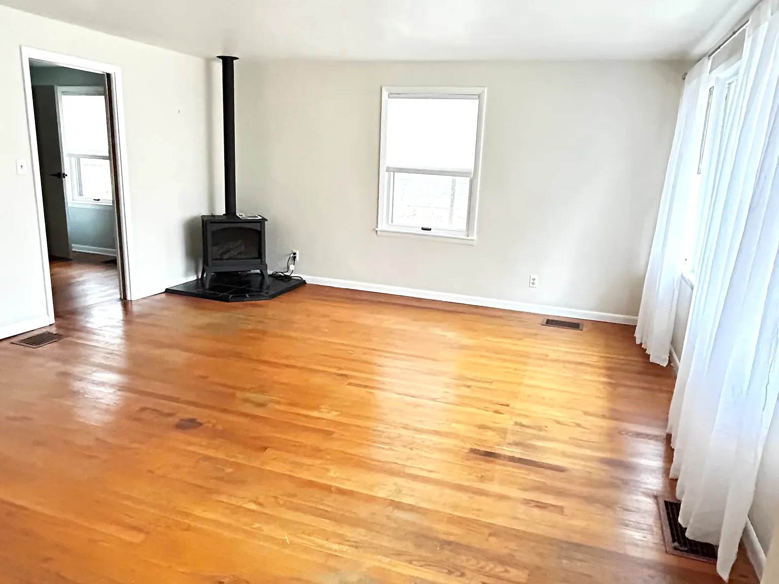 9039 Yorktown St — Photo 2
