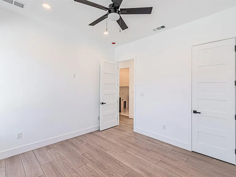 4309 Sylvester St — Photo 24