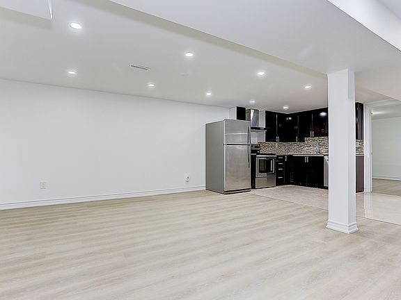 2nd image of 3271 Chokecherry Cres Basement Basement