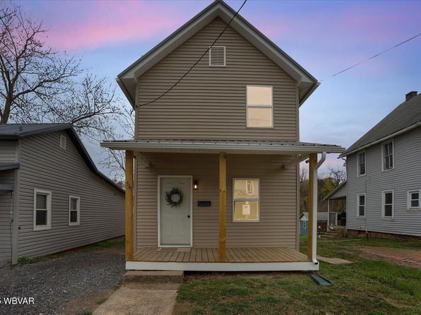 54 Broad St, Montgomery, PA 17752
