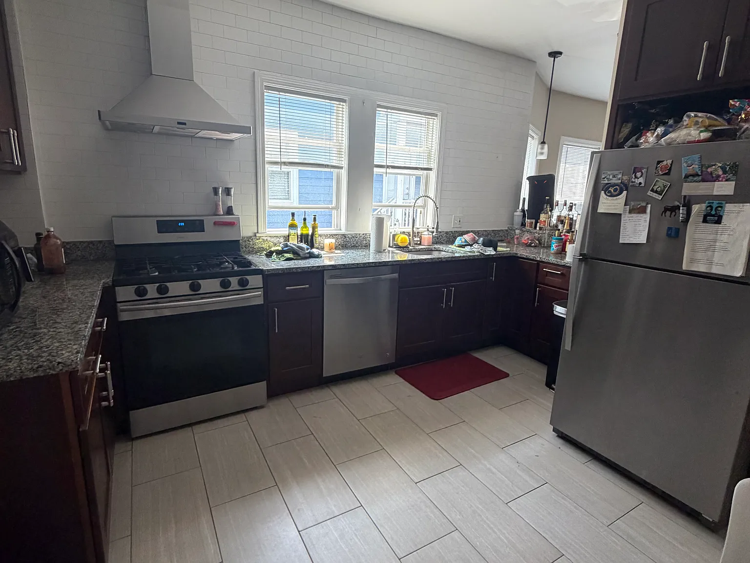 3 bed, 2.0 bath, 1200 sqft, $3,850 — Photo 1