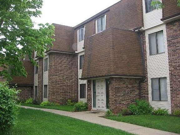 2nd image of 275 E Court Of Shorewood APT 12