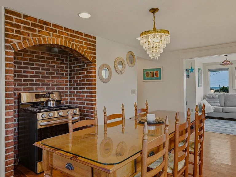 130 Harbor Rd — Photo 20