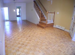 512 Carpenter St, Philadelphia, PA 19147