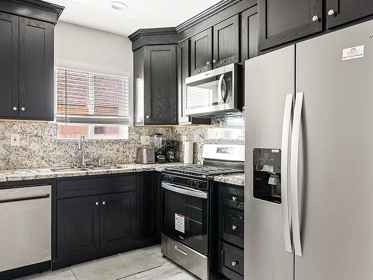 2144 W 75th St — Photo 20