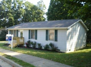 545 Rockbridge Dr SE, Leesburg, VA