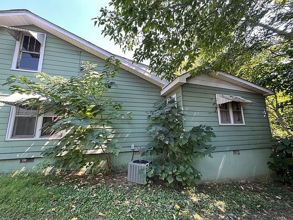 5th image of 715 Magnolia St
