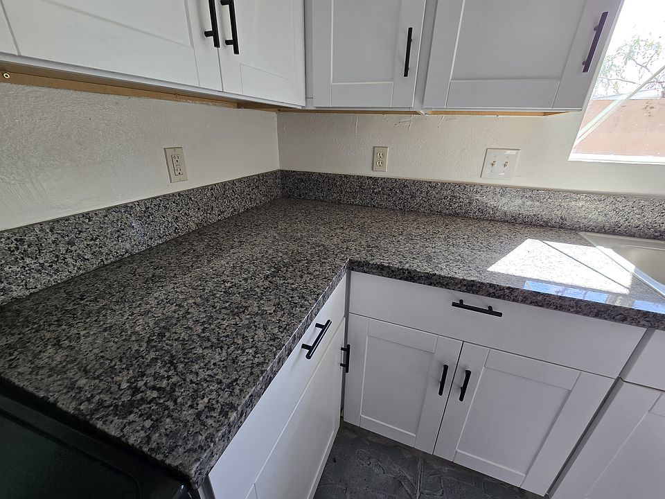 New Cabinets and Granite Counter Tops