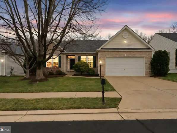 17203 Four Seasons Dr, Dumfries, VA 22025