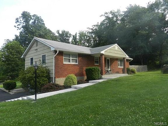 2nd image of 3 Hidden Hills Dr