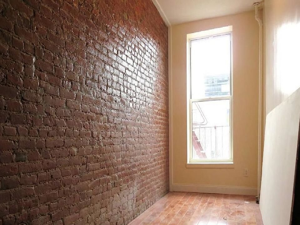 1st image of 120 Tompkins Ave