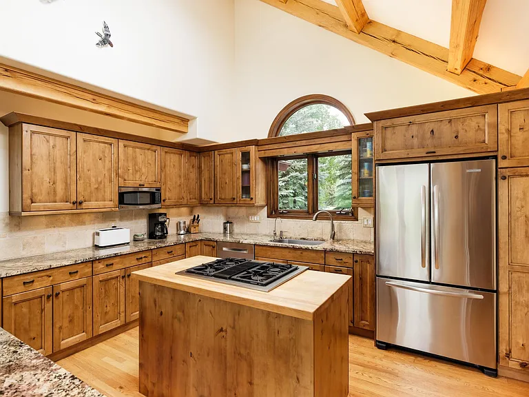 129 Alexander Ave — Photo 4