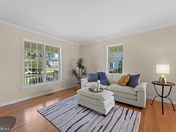 5th image of 116 Prospect Bay Dr W