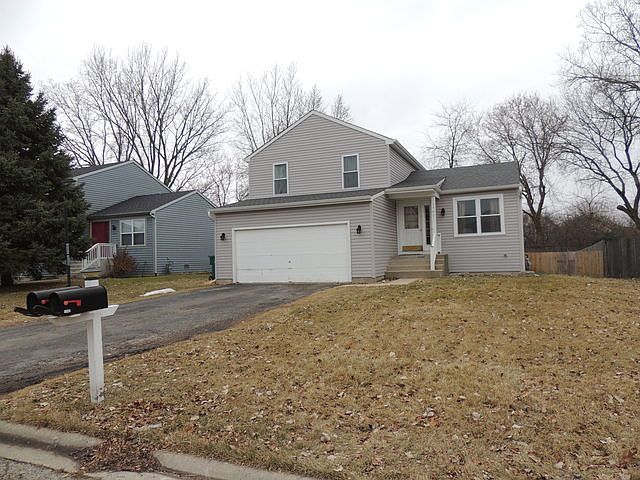 1st image of 1367 Carriage Ln