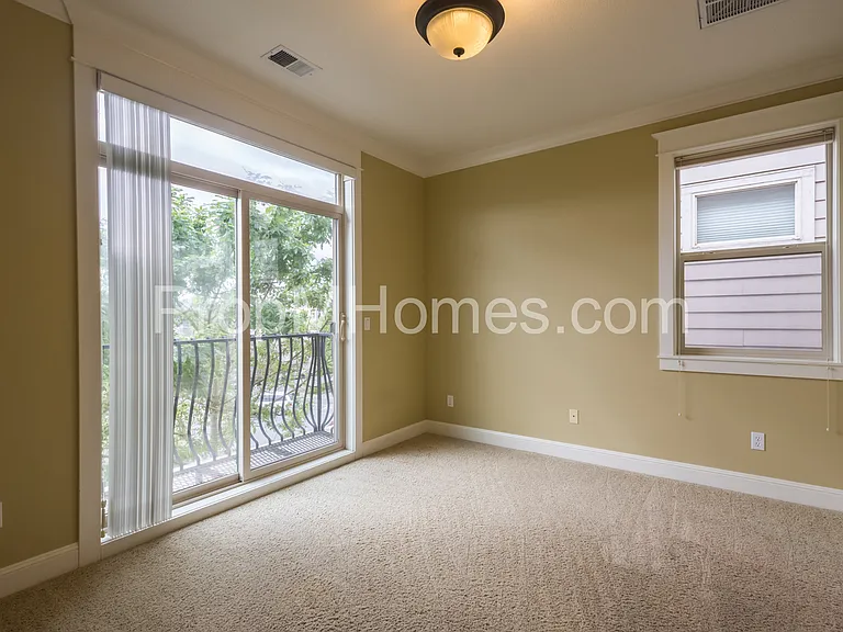 5135 N Williams Ave — Photo 10