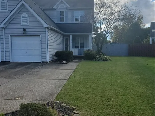 23205 Wainwright Ter, Olmsted Falls, OH 44138