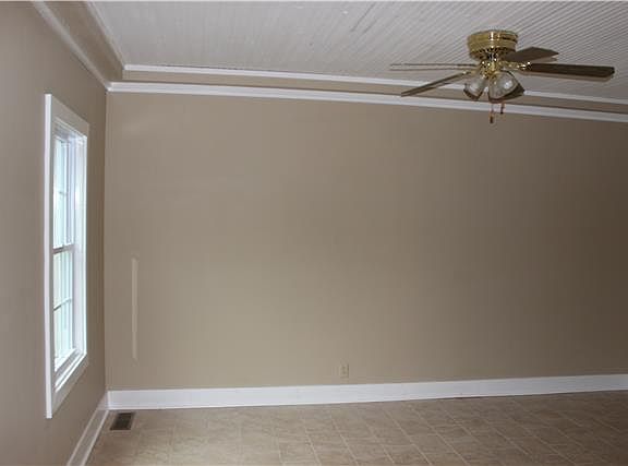 2nd image of 1018 Stafford St