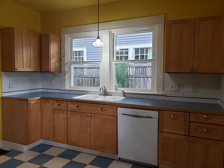 4512 N Commercial Ave — Photo 7