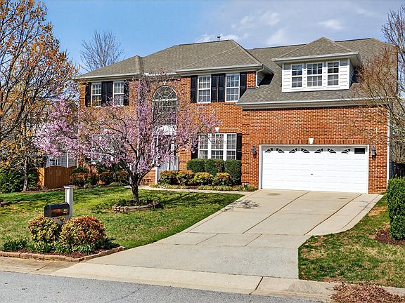 3rd image of 225 Quarryrock Rd