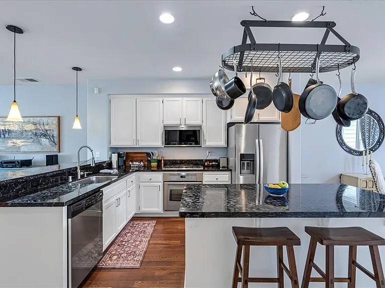125 Johnson St — Photo 11