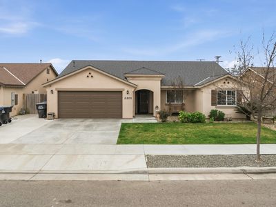 2201 E Delta Court, Visalia, CA, 93292
